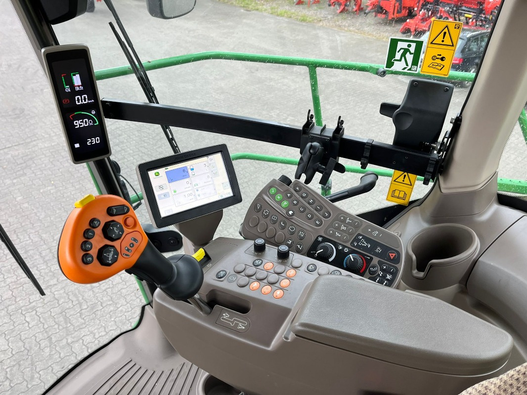 John Deere 8500 - Kombajn: slika 2 John Deere 8500 - Kombajn: slika 2