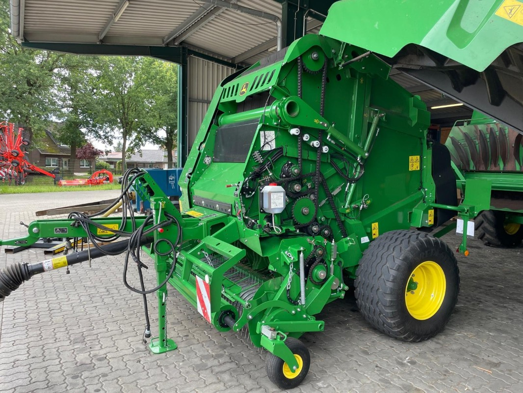 John Deere V451M - Omotač za bale: slika 2 John Deere V451M - Omotač za bale: slika 2