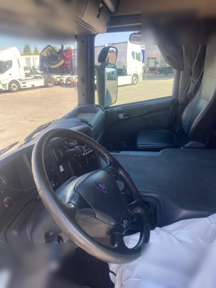 SCANIA P280 - Kamion sa zatvorenim sandukom: slika 5 SCANIA P280 - Kamion sa zatvorenim sandukom: slika 5