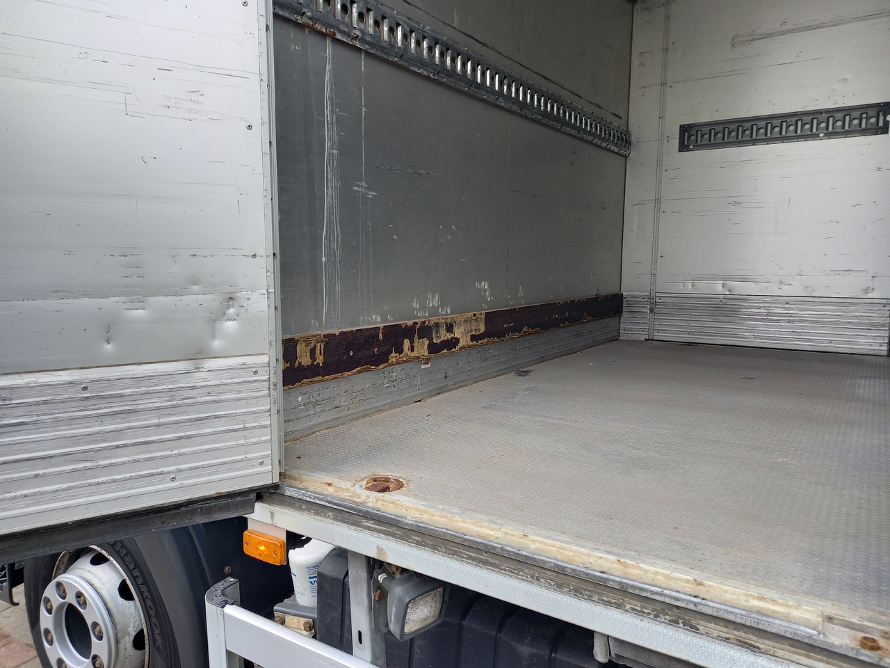 Kamion sa zatvorenim sandukom VOLVO FL, 4x2, 16000 KG. EEV: slika 20