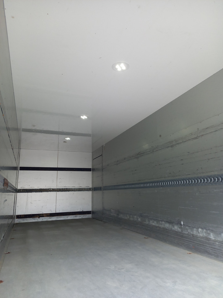 Kamion sa zatvorenim sandukom VOLVO FL, 4x2, 16000 KG. EEV: slika 19