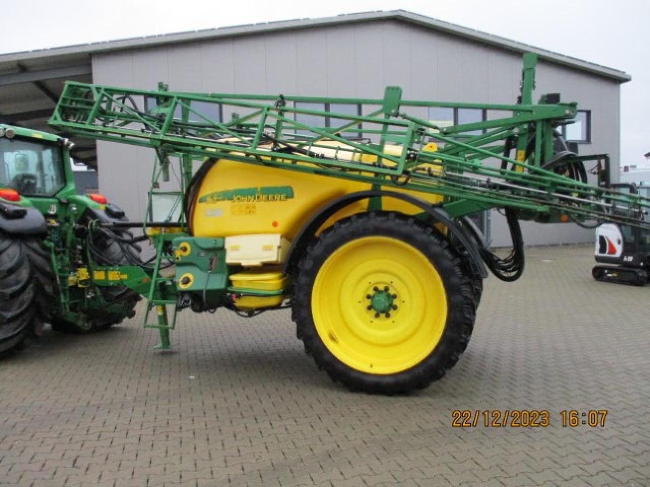 John Deere 740 - Vučena prskalica: slika 2 John Deere 740 - Vučena prskalica: slika 2