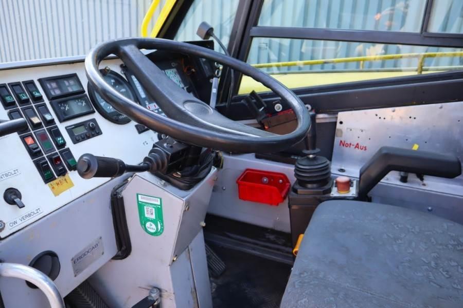 Compact Truck CT2 Diesel, 4x4x4 Drive, 30m Main Boom, 10.3m Hydr - Autokran za sve terene: slika 5 Compact Truck CT2 Diesel, 4x4x4 Drive, 30m Main Boom, 10.3m Hydr - Autokran za sve terene: slika 5
