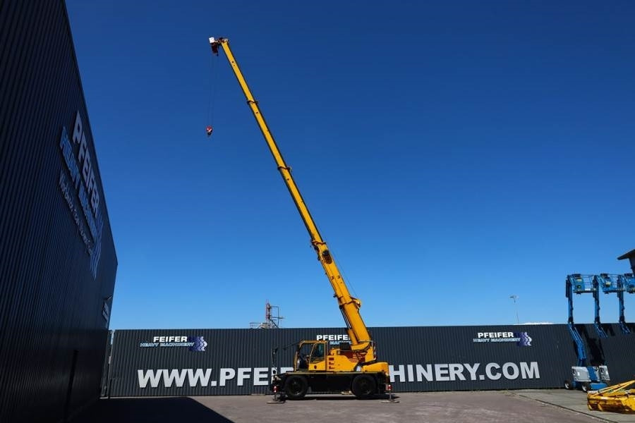 Demag AC30 City Diesel, 4x4x4 Drive, 30t Capacity, 25m M - Autokran za sve terene: slika 3 Demag AC30 City Diesel, 4x4x4 Drive, 30t Capacity, 25m M - Autokran za sve terene: slika 3