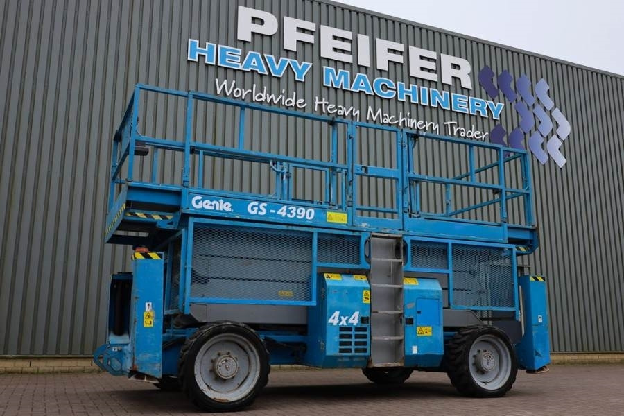 Genie GS4390 Diesel, 4x4 Drive, 15m Working Height, 680k - Lift u obliku makaza: slika 1 Genie GS4390 Diesel, 4x4 Drive, 15m Working Height, 680k - Lift u obliku makaza: slika 1