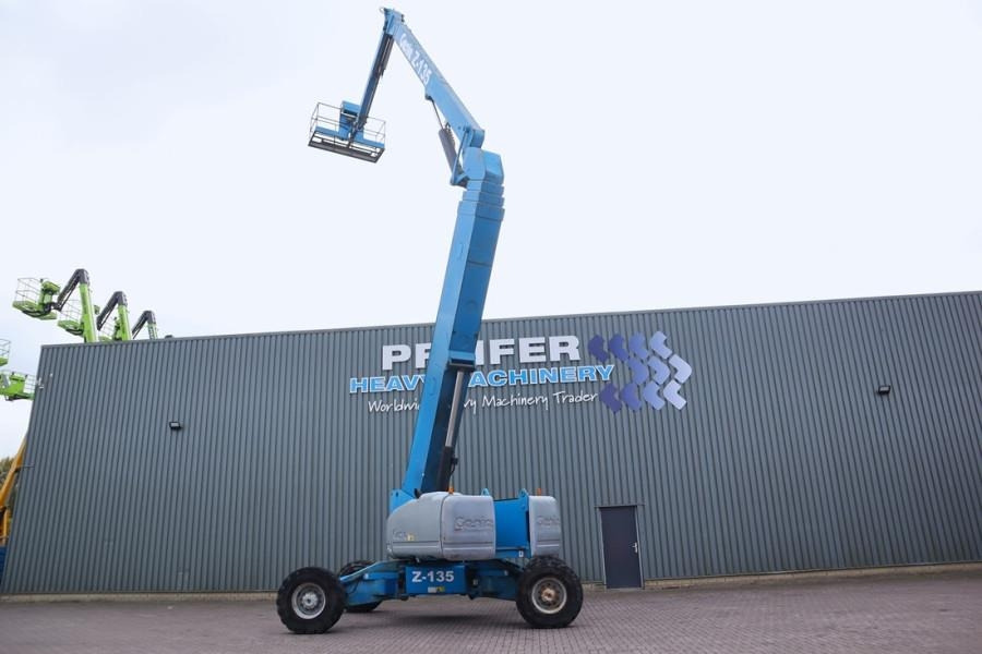 Genie Z135/70 Diesel, 4x4x4 Drive, 43m Lifting Height, 2 - Zglobna platforma: slika 2 Genie Z135/70 Diesel, 4x4x4 Drive, 43m Lifting Height, 2 - Zglobna platforma: slika 2