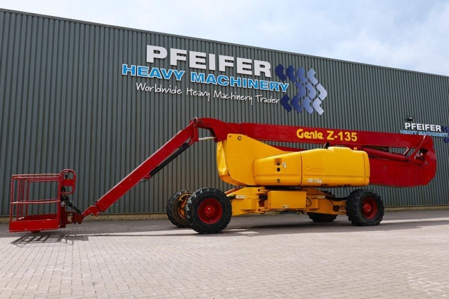 Genie ZX135/70 Diesel, 4x4x4 Drive, 43m Lifting Height, - Zglobna platforma: slika 1 Genie ZX135/70 Diesel, 4x4x4 Drive, 43m Lifting Height, - Zglobna platforma: slika 1