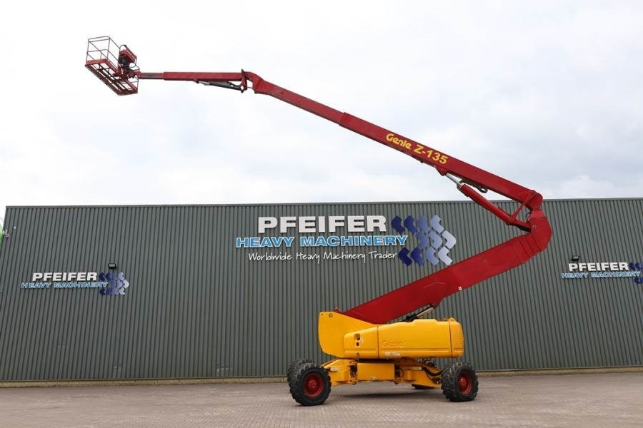 Genie ZX135/70 Diesel, 4x4x4 Drive, 43m Lifting Height, - Zglobna platforma: slika 3 Genie ZX135/70 Diesel, 4x4x4 Drive, 43m Lifting Height, - Zglobna platforma: slika 3