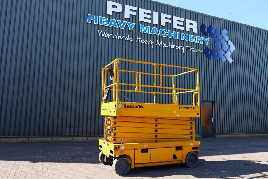 Haulotte COMPACT 14 Electric, 14m Working Height, 350kg Cap - Lift u obliku makaza: slika 1 Haulotte COMPACT 14 Electric, 14m Working Height, 350kg Cap - Lift u obliku makaza: slika 1
