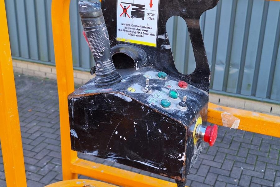 Haulotte Compact 10 Electric, 10m Working Height, 450kg Cap - Lift u obliku makaza: slika 4 Haulotte Compact 10 Electric, 10m Working Height, 450kg Cap - Lift u obliku makaza: slika 4