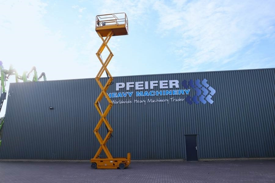 Haulotte Compact 12 Electric, 12m Working Height, 300kg Cap - Lift u obliku makaza: slika 3 Haulotte Compact 12 Electric, 12m Working Height, 300kg Cap - Lift u obliku makaza: slika 3