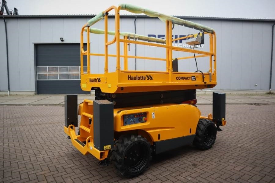 Haulotte Compact 12DX Valid Inspection, *Guarantee! Diesel, - Lift u obliku makaza: slika 2 Haulotte Compact 12DX Valid Inspection, *Guarantee! Diesel, - Lift u obliku makaza: slika 2