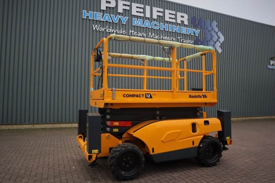 Haulotte Compact 12DX Valid Inspection, *Guarantee! Diesel, - Lift u obliku makaza: slika 1 Haulotte Compact 12DX Valid Inspection, *Guarantee! Diesel, - Lift u obliku makaza: slika 1