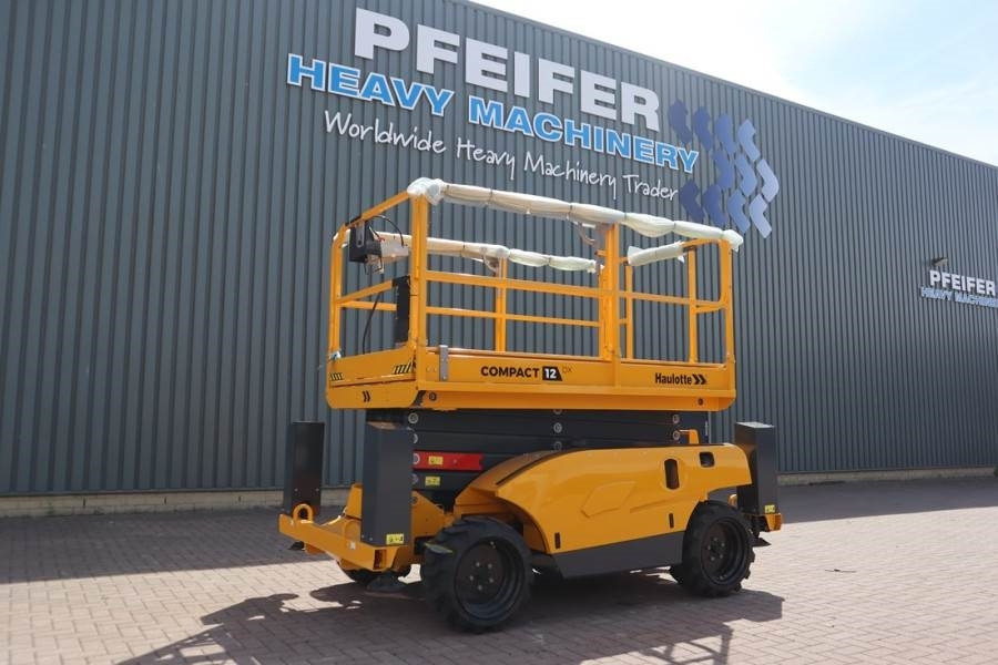 Haulotte Compact 12DX Valid Inspection, *Guarantee! Diesel, - Lift u obliku makaza: slika 1 Haulotte Compact 12DX Valid Inspection, *Guarantee! Diesel, - Lift u obliku makaza: slika 1