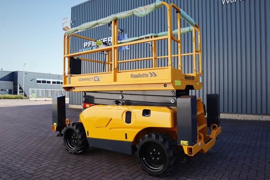 Haulotte Compact 12DX Valid Inspection, *Guarantee! Diesel, - Lift u obliku makaza: slika 4 Haulotte Compact 12DX Valid Inspection, *Guarantee! Diesel, - Lift u obliku makaza: slika 4