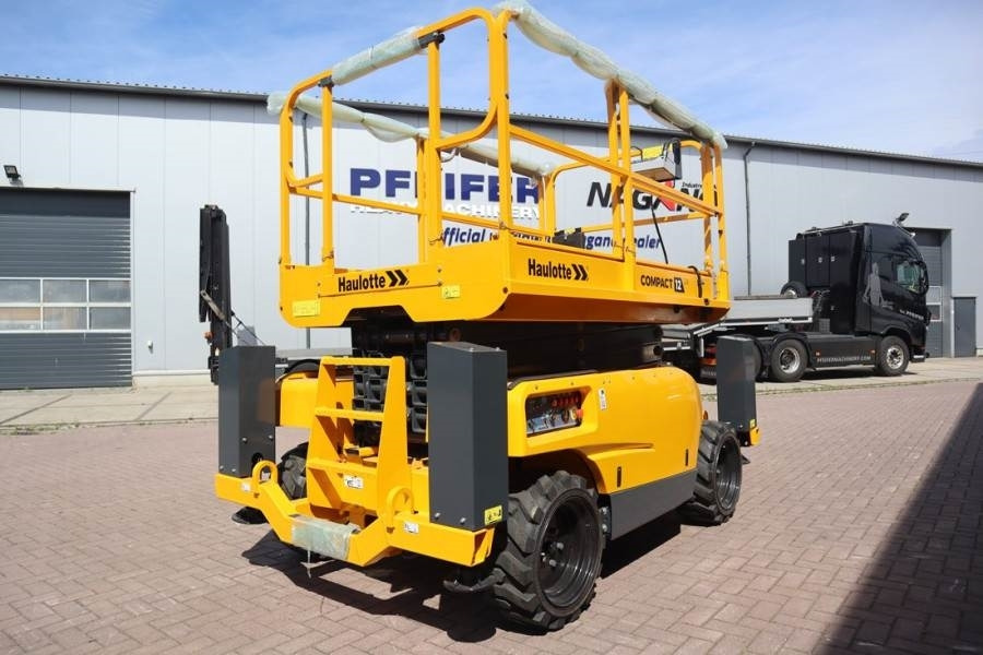Haulotte Compact 12DX Valid Inspection, *Guarantee! Diesel, - Lift u obliku makaza: slika 2 Haulotte Compact 12DX Valid Inspection, *Guarantee! Diesel, - Lift u obliku makaza: slika 2