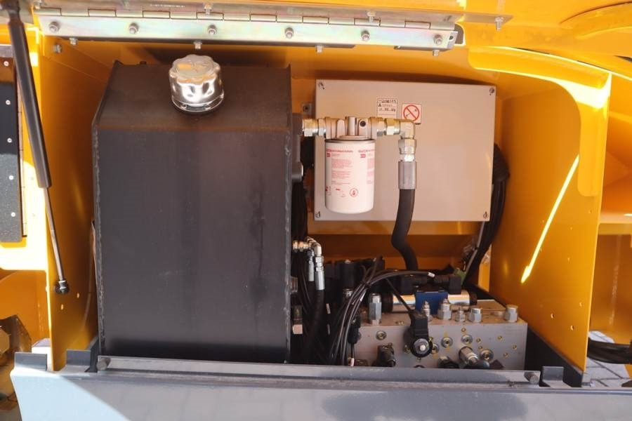 Haulotte Compact 12DX Valid Inspection, *Guarantee! Diesel, - Lift u obliku makaza: slika 3 Haulotte Compact 12DX Valid Inspection, *Guarantee! Diesel, - Lift u obliku makaza: slika 3