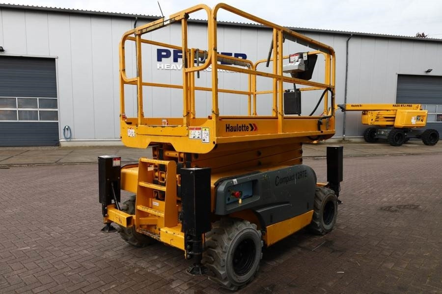 Haulotte Compact 12RTE Electric, 12m Working Height, 450kg - Lift u obliku makaza: slika 2 Haulotte Compact 12RTE Electric, 12m Working Height, 450kg - Lift u obliku makaza: slika 2