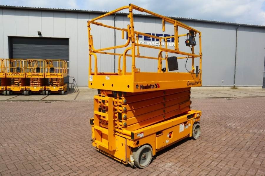Haulotte Compact 14 Electric, 14m Working Height, 350kg Cap - Lift u obliku makaza: slika 2 Haulotte Compact 14 Electric, 14m Working Height, 350kg Cap - Lift u obliku makaza: slika 2