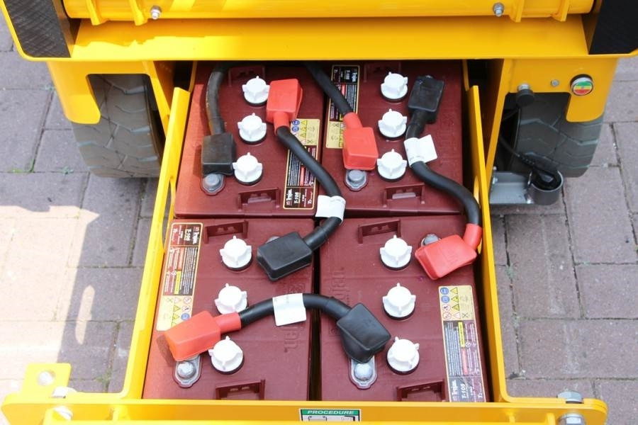 Haulotte Compact 8 Valid inspection, *Guarantee! Electric, - Lift u obliku makaza: slika 3 Haulotte Compact 8 Valid inspection, *Guarantee! Electric, - Lift u obliku makaza: slika 3