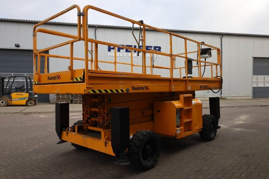 Haulotte H15SXL Diesel, 4x4 Drive, 15m Working Height, 500k - Lift u obliku makaza: slika 3 Haulotte H15SXL Diesel, 4x4 Drive, 15m Working Height, 500k - Lift u obliku makaza: slika 3