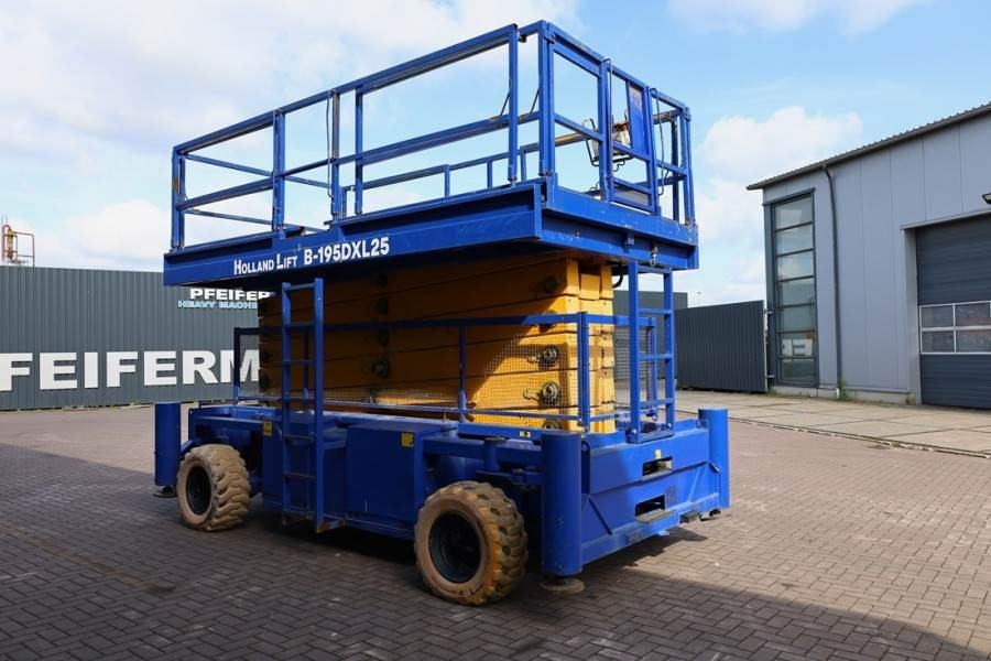 Holland Lift Combistar B-195DXL25-4WD Diesel, 4x4 Drive, 21.5m - Lift u obliku makaza: slika 4 Holland Lift Combistar B-195DXL25-4WD Diesel, 4x4 Drive, 21.5m - Lift u obliku makaza: slika 4