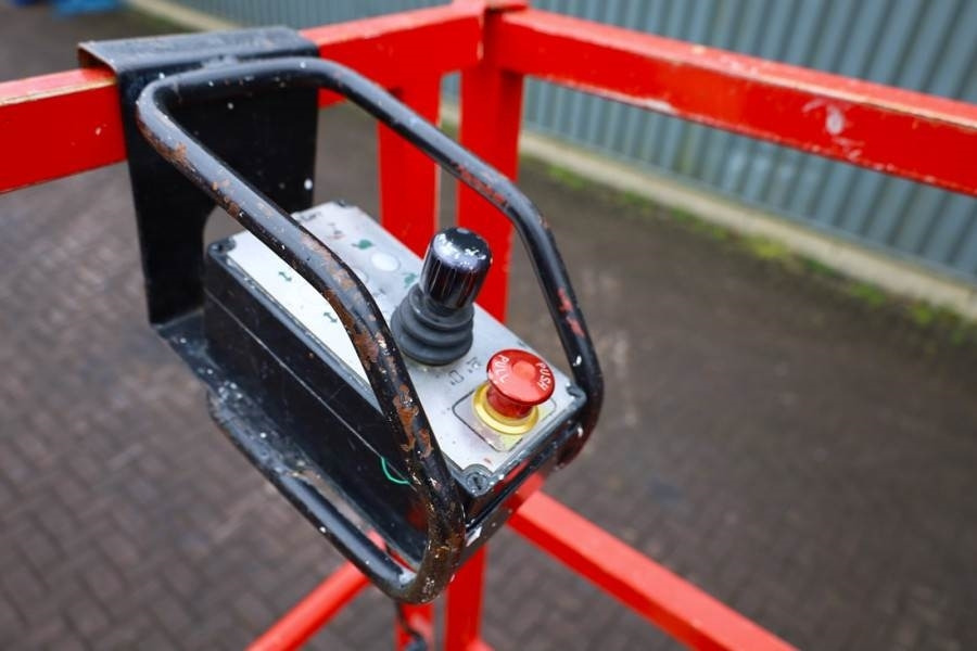 Holland Lift Ecostar HL-7810 Electric, 10m Working Height, 450k - Lift u obliku makaza: slika 4 Holland Lift Ecostar HL-7810 Electric, 10m Working Height, 450k - Lift u obliku makaza: slika 4