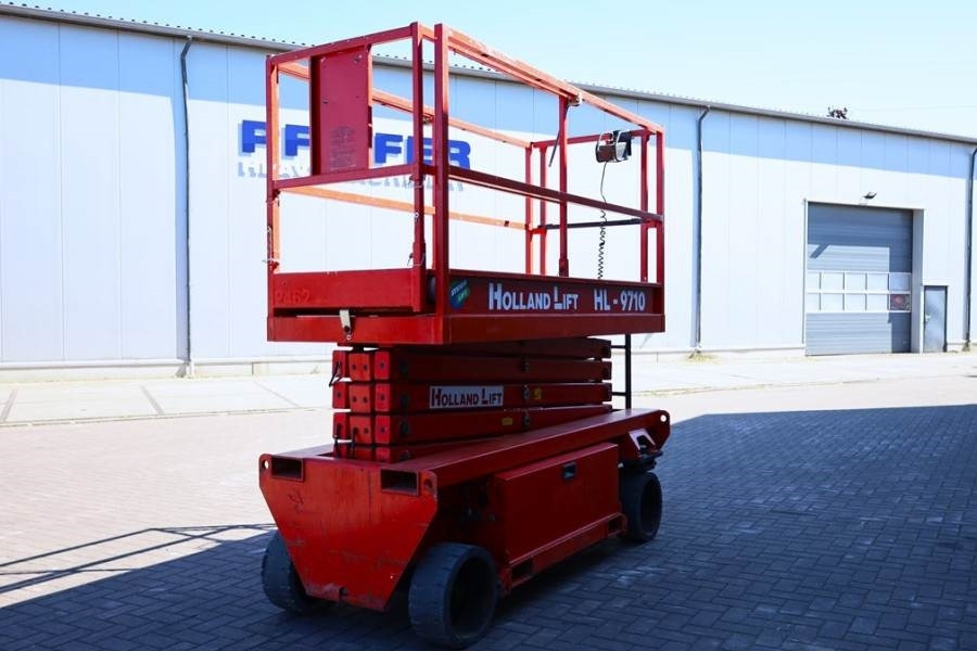 Holland Lift Ecostar HL-9710 Electric, 12m Working Height, 325k - Lift u obliku makaza: slika 2 Holland Lift Ecostar HL-9710 Electric, 12m Working Height, 325k - Lift u obliku makaza: slika 2