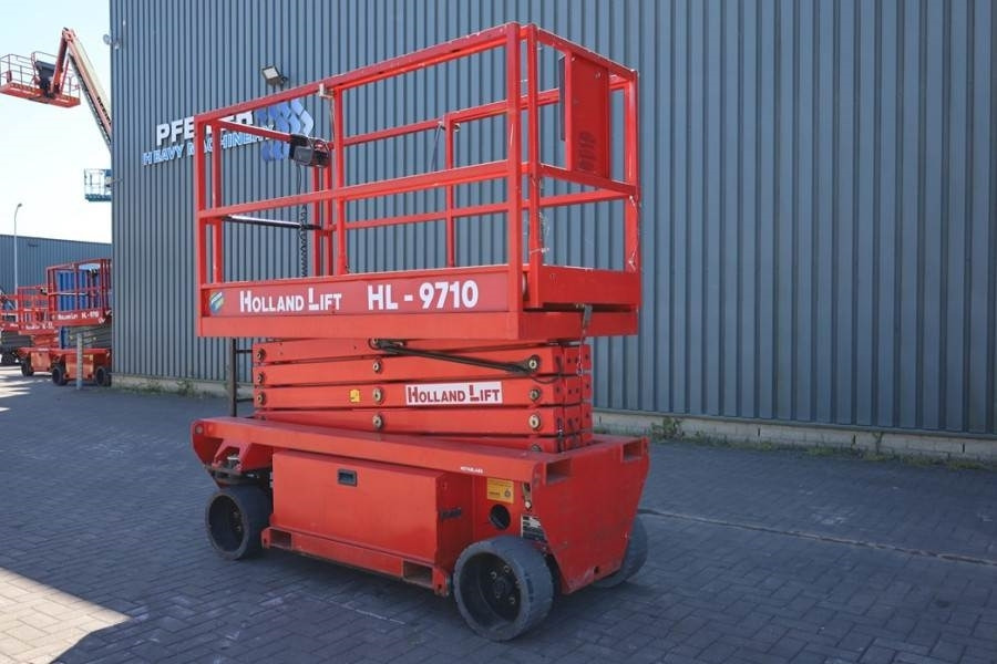 Holland Lift Ecostar HL-9710 Electric, 12m Working Height, 325k - Lift u obliku makaza: slika 3 Holland Lift Ecostar HL-9710 Electric, 12m Working Height, 325k - Lift u obliku makaza: slika 3