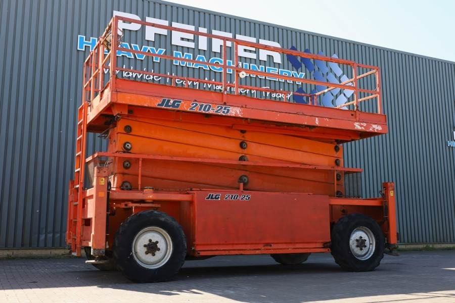JLG 210-25 Diesel, 4x4 Drive, 23m Working Height, 1000 - Lift u obliku makaza: slika 1 JLG 210-25 Diesel, 4x4 Drive, 23m Working Height, 1000 - Lift u obliku makaza: slika 1