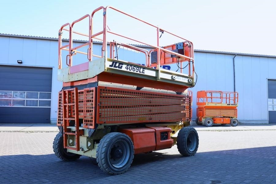 JLG 4069LE Electric, 14.2m Working Height, 360kg Capac - Lift u obliku makaza: slika 2 JLG 4069LE Electric, 14.2m Working Height, 360kg Capac - Lift u obliku makaza: slika 2