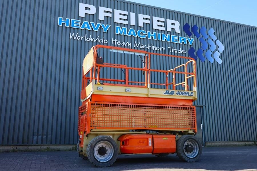 JLG 4069LE Electric, 14.2m Working Height, 360kg Capac - Lift u obliku makaza: slika 1 JLG 4069LE Electric, 14.2m Working Height, 360kg Capac - Lift u obliku makaza: slika 1
