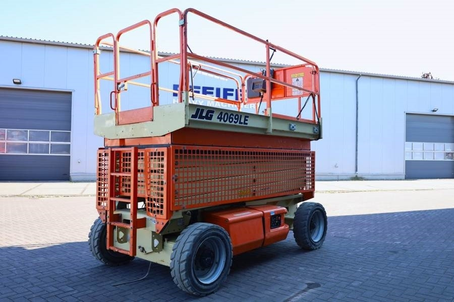 JLG 4069LE Electric, 14.2m Working Height, 360kg Capac - Lift u obliku makaza: slika 2 JLG 4069LE Electric, 14.2m Working Height, 360kg Capac - Lift u obliku makaza: slika 2