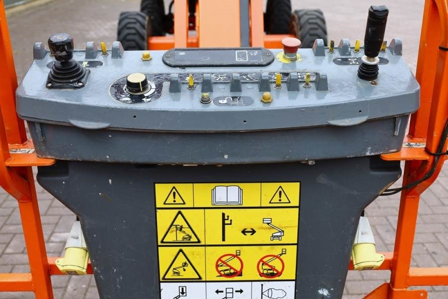 JLG 460SJ Diesel, 4x4 Drive, 16m Working Height, 13m R - Teleskopska platforma: slika 4 JLG 460SJ Diesel, 4x4 Drive, 16m Working Height, 13m R - Teleskopska platforma: slika 4