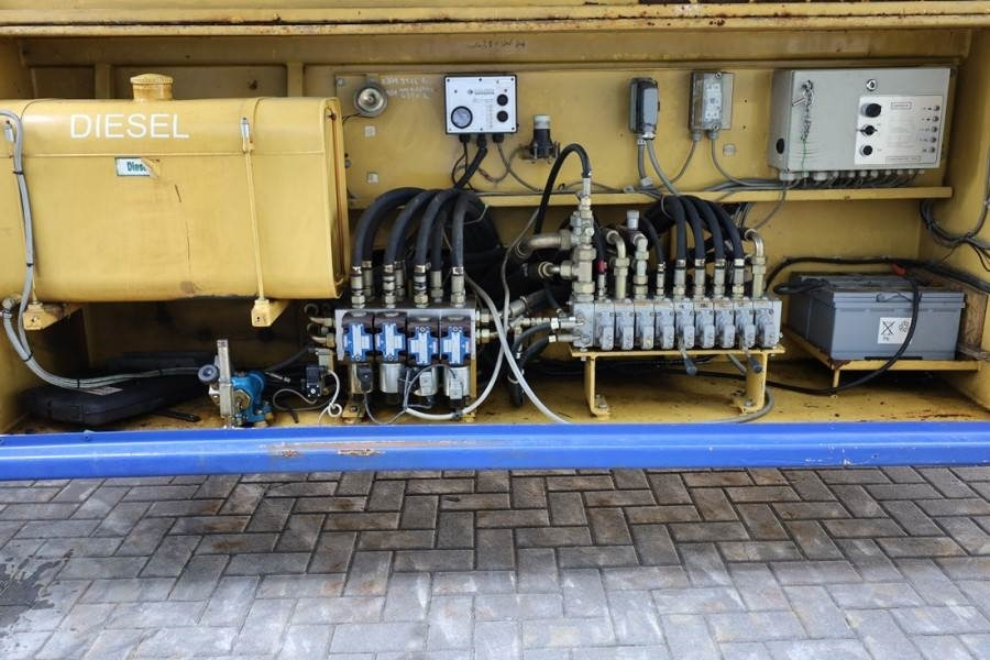 Lift u obliku makaza Liftlux SL245-25D 4WD Diesel, 4x4 Drive, 26.5m Working Hei: slika 9