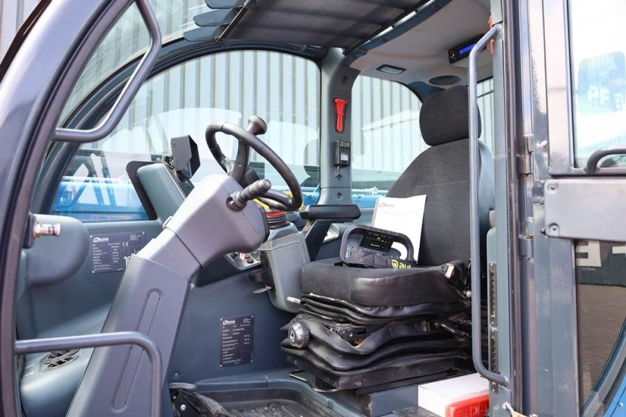 Magni - TH5,5.15-D7/D Diesel, 4x4x4 Drive, 5.5t Ca - Teleskopski upravljač: slika 4 Magni - TH5,5.15-D7/D Diesel, 4x4x4 Drive, 5.5t Ca - Teleskopski upravljač: slika 4