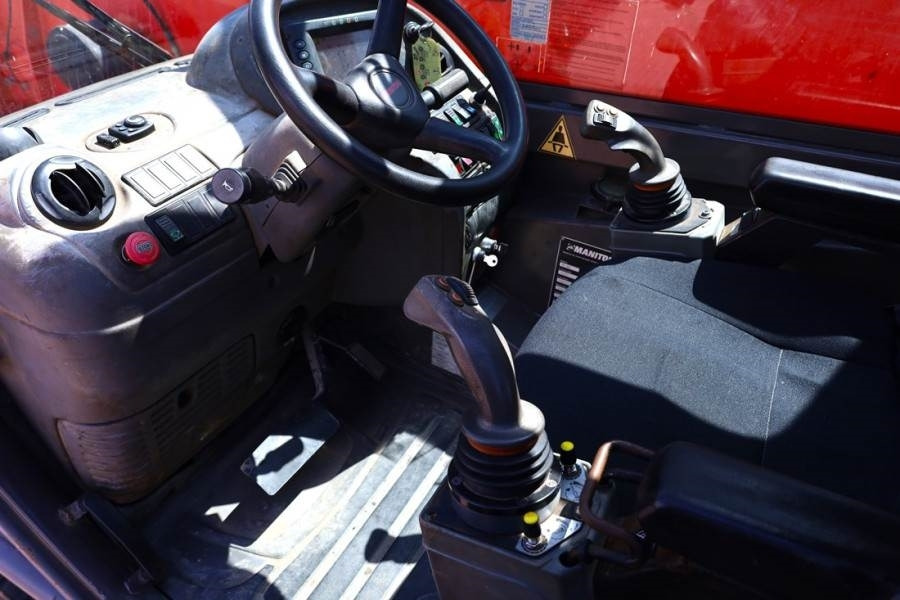 Manitou MRT3050 PRIVILEGE Diesel, 4x4 Drive And 4-Wheel St - Teleskopski upravljač: slika 4 Manitou MRT3050 PRIVILEGE Diesel, 4x4 Drive And 4-Wheel St - Teleskopski upravljač: slika 4