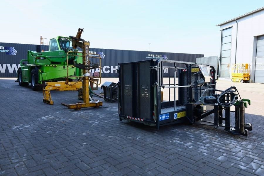 Merlo ROTO 40.26 MCSS Equipped With Various Attachments, - Teleskopski upravljač: slika 5 Merlo ROTO 40.26 MCSS Equipped With Various Attachments, - Teleskopski upravljač: slika 5