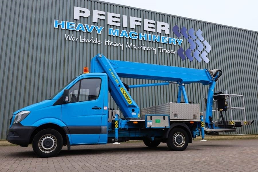 Palfinger P250BK Driving Licence B/3, Mercedes-Benz, 25m Wor - Vazdušna platforma montirana na kamion: slika 1 Palfinger P250BK Driving Licence B/3, Mercedes-Benz, 25m Wor - Vazdušna platforma montirana na kamion: slika 1