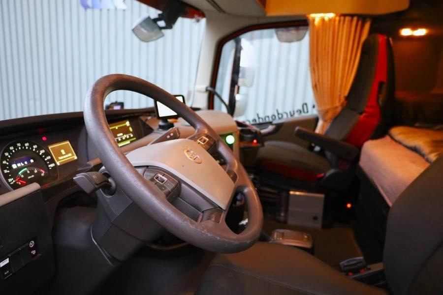 Volvo FH12 With Cormach 135tm Crane Volvo FH12 10x4 With - Autokran za sve terene: slika 4 Volvo FH12 With Cormach 135tm Crane Volvo FH12 10x4 With - Autokran za sve terene: slika 4