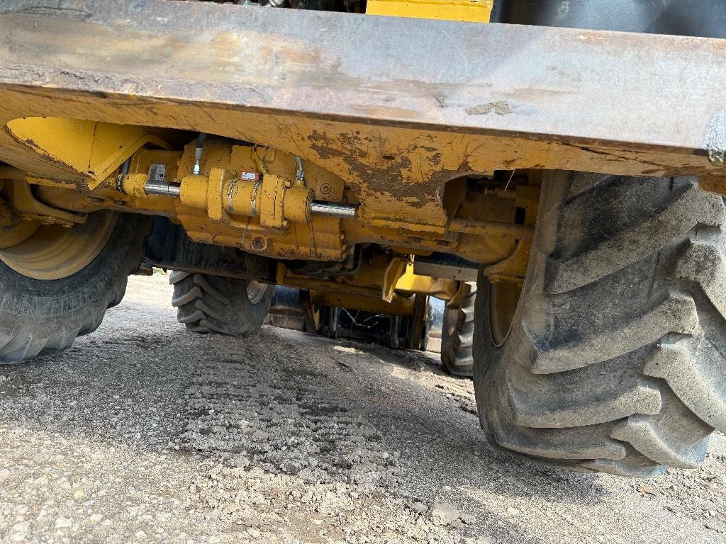 Bager utovarivač CAT 444: slika 9