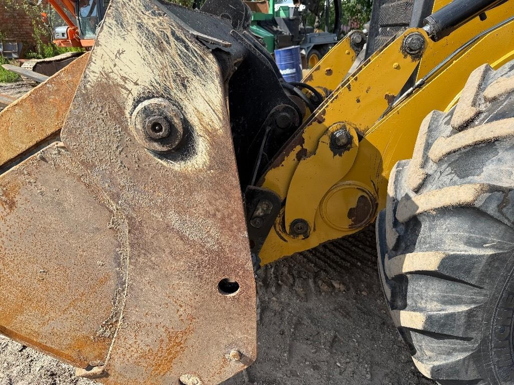 Bager utovarivač CAT 444: slika 7