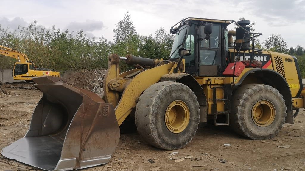 CAT 966 K - Utovarivač točkaš: slika 1 CAT 966 K - Utovarivač točkaš: slika 1