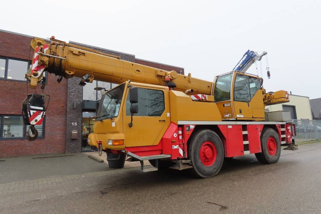 Liebherr LTM 1030-2.1 - Autokran za sve terene: slika 1 Liebherr LTM 1030-2.1 - Autokran za sve terene: slika 1