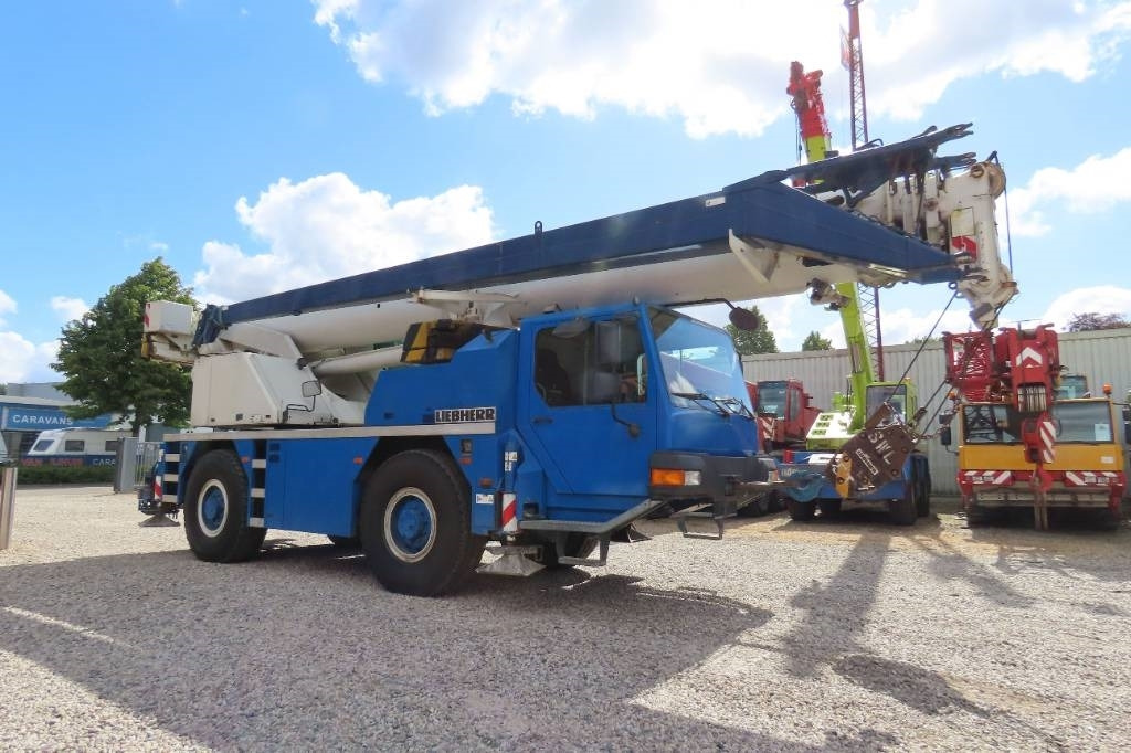 Liebherr LTM 1040-2.1 - Autokran za sve terene: slika 2 Liebherr LTM 1040-2.1 - Autokran za sve terene: slika 2