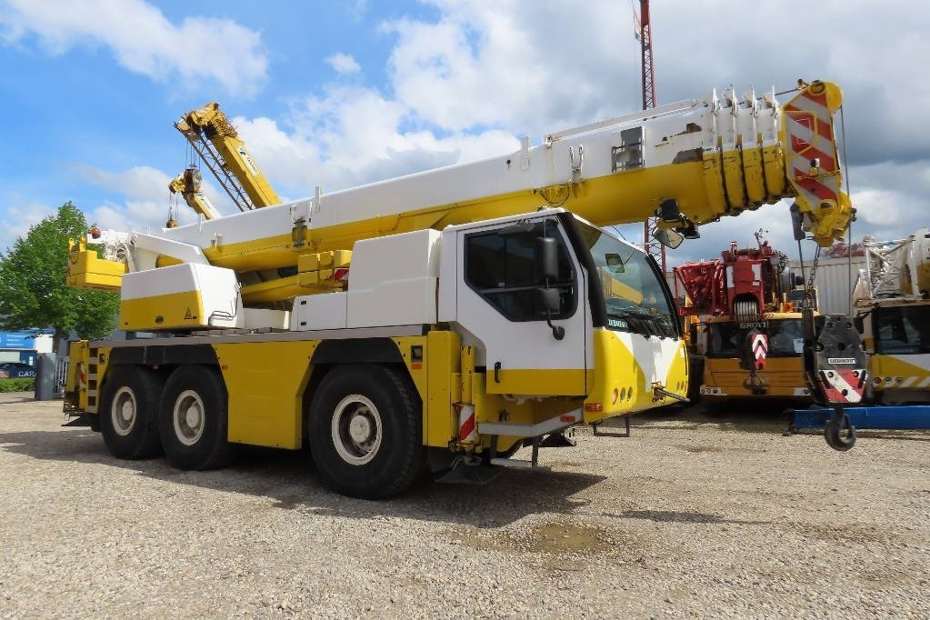 Liebherr LTM 1055-3.2 - Autokran za sve terene: slika 2 Liebherr LTM 1055-3.2 - Autokran za sve terene: slika 2