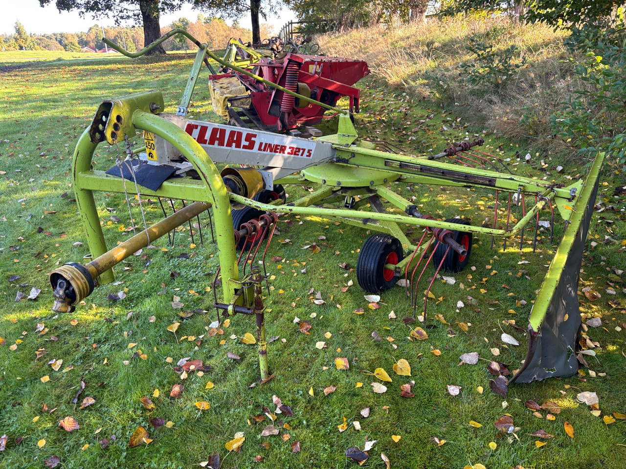 Claas Liner 327S - Prevrtač/ Grabuljač: slika 1 Claas Liner 327S - Prevrtač/ Grabuljač: slika 1