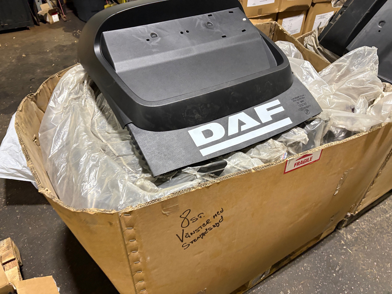 DAF - Karoserija i eksterijer za Kamion: slika 1 DAF - Karoserija i eksterijer za Kamion: slika 1