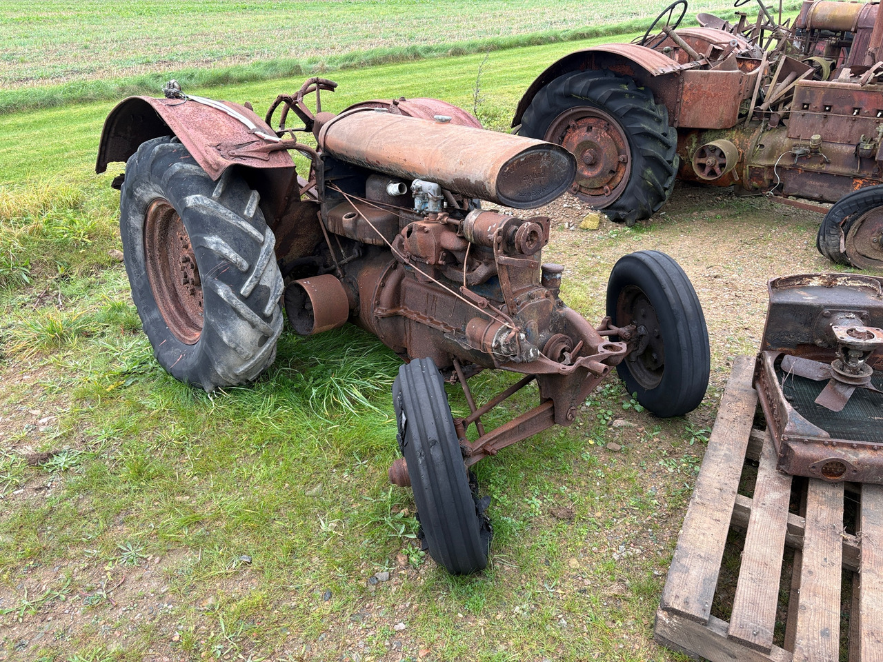 Fordson  - Traktor: slika 1 Fordson  - Traktor: slika 1