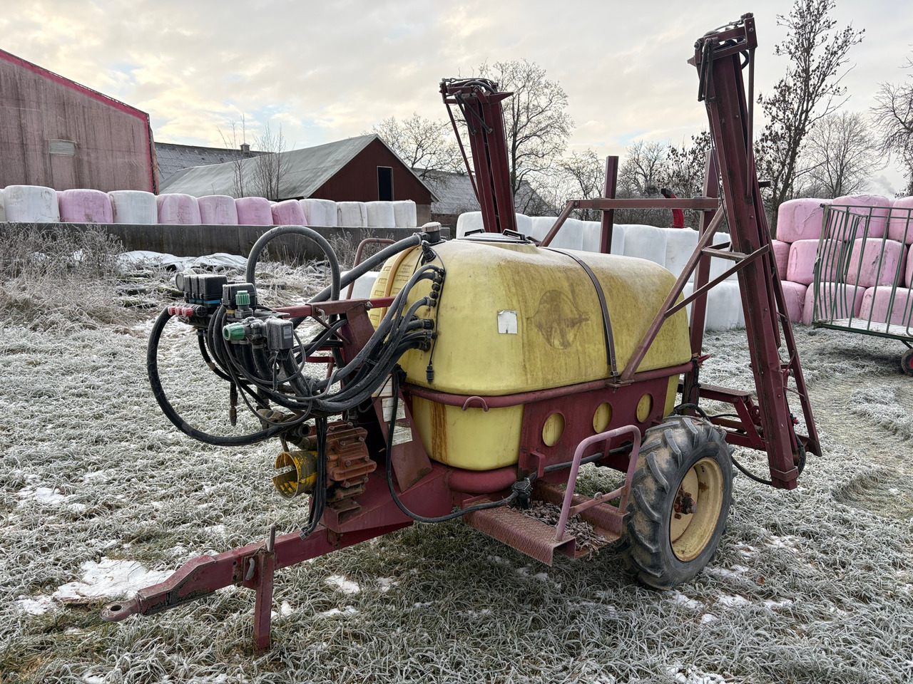 Hardi 1200l - Vučena prskalica: slika 1 Hardi 1200l - Vučena prskalica: slika 1